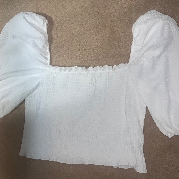 H&M white cropped smocked/ruched puff sleeve blouse - Picture 3 of 8
